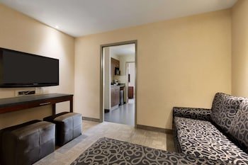 Days Inn by Wyndham Regina Airport West