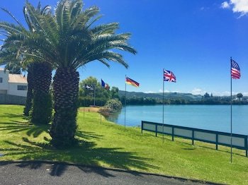 Raglan Palm Beach Motel