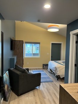 HarborWalk Inn