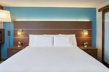 Holiday Inn Express Waikiki