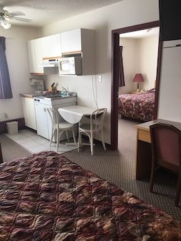 Almada Inn