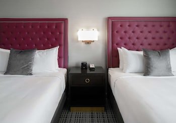 The Axis Hotel Moline, Tapestry Collection by Hilton