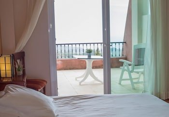 Marbella Hills Hotel & Spa