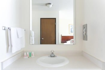 Super 8 by Wyndham Montpelier