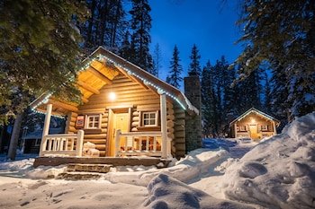 Storm Mountain Lodge Cabins