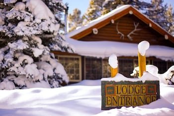 Storm Mountain Lodge Cabins