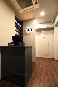 Wink Capsule Hostel @ Downtown