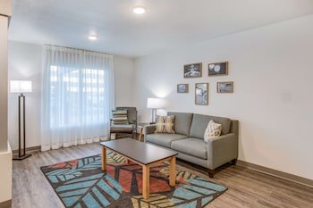 WoodSpring Suites Detroit Farmington Hills