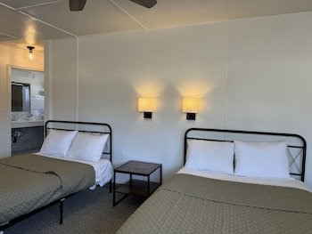 Eastern Sierra Motor Lodge