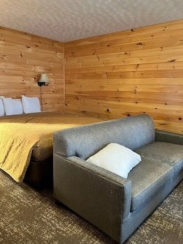 The Beach House of Mackinaw City
