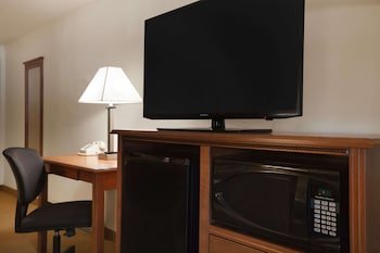Super 8 by Wyndham Williston ND