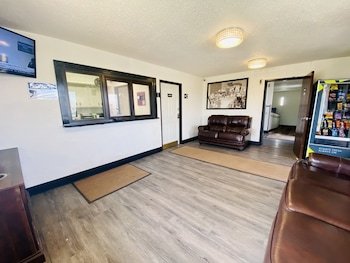 Super 8 by Wyndham Grand Rapids/Wyoming