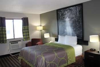 Super 8 by Wyndham Grand Rapids/Wyoming
