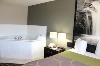 Super 8 by Wyndham Grand Rapids/Wyoming