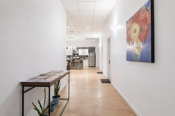 HoMa Homestay Hotel by Olympic Stadium Montreal Auberge-Hostel