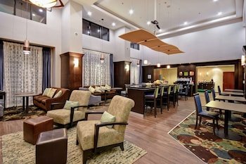 Hampton Inn & Suites Detroit-Canton