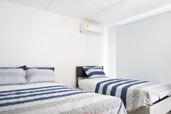 The American Corner Hostel & Gastro Bar