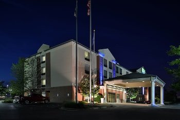 Holiday Inn Express Hotel & Suites Milwaukee - New Berlin