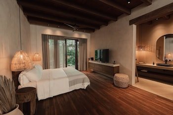 Makani Luxury Wanderlust