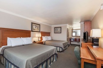 Travelodge by Wyndham Sylmar CA