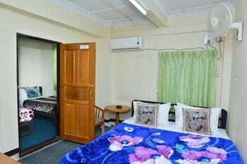 Tha Ha Zar Ta Hotel