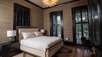 The Blackbird Hotel
