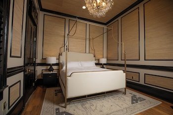 The Blackbird Hotel