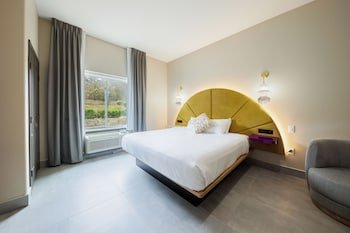 Blanco River Hotel