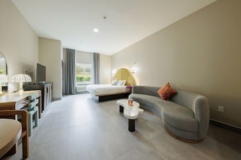 Blanco River Hotel