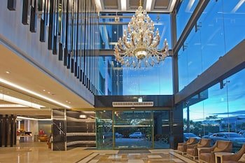 Renyi Lake Hotel