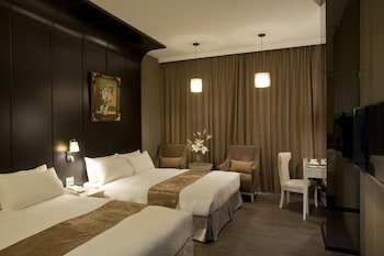 Renyi Lake Hotel