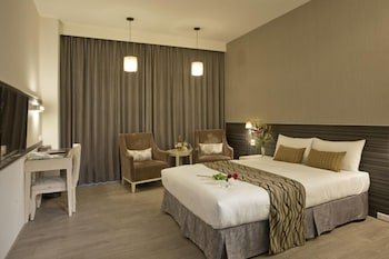 Renyi Lake Hotel