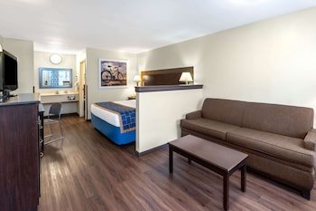 Days Inn by Wyndham Grants
