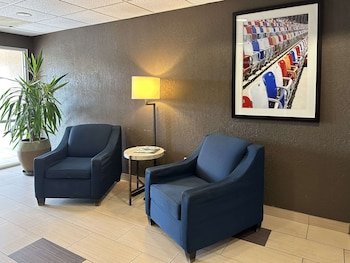 Comfort Suites Airport