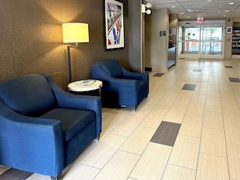 Comfort Suites Airport