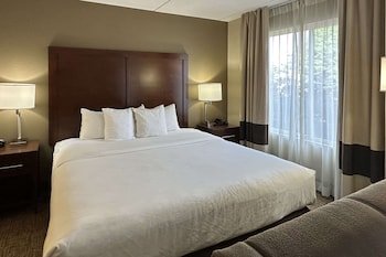 Comfort Suites Airport