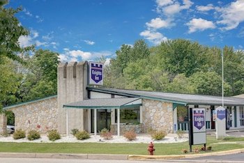 Knights Inn Macedonia