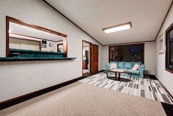 Knights Inn Macedonia