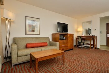Holiday Inn Express Boston Milford