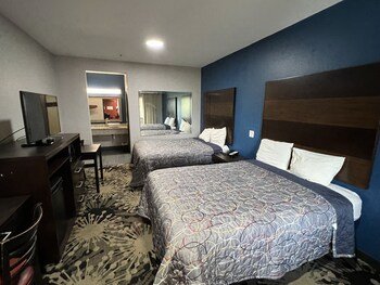 Regency Inn & Suites