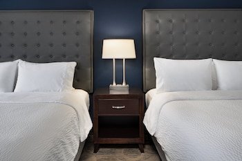 Garner Hotel Topeka West