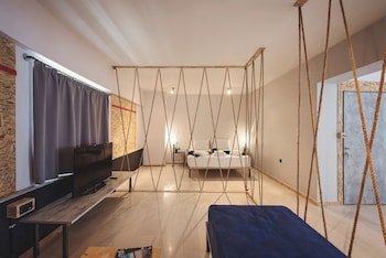 Monogram Premium Suites Piraeus