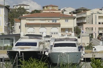 Appartamenti Residence Villa Livia