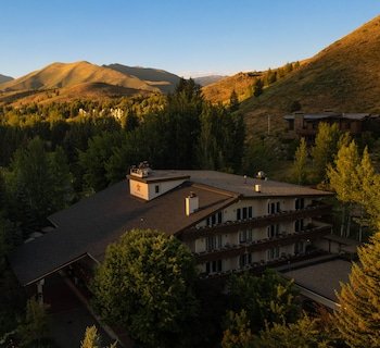 Knob Hill Inn