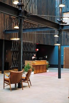 Crossroads Hotel