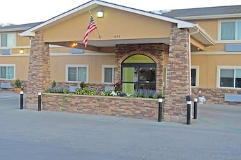 GreenTree Inn Montrose