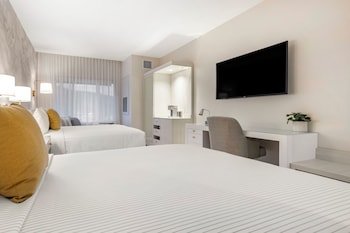 Cambria Hotel & Suites