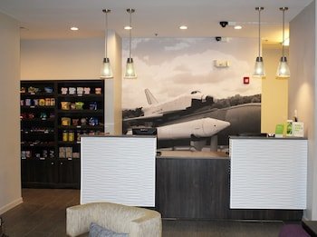 La Quinta Inn & Suites Huntsville Airport Madison