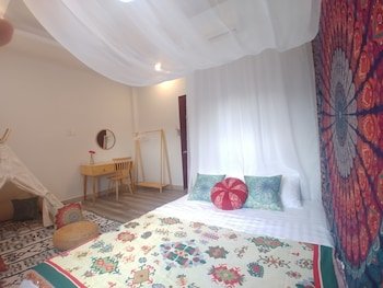 40K Four Of A Kind Hostel
