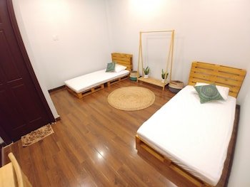 40K Four Of A Kind Hostel